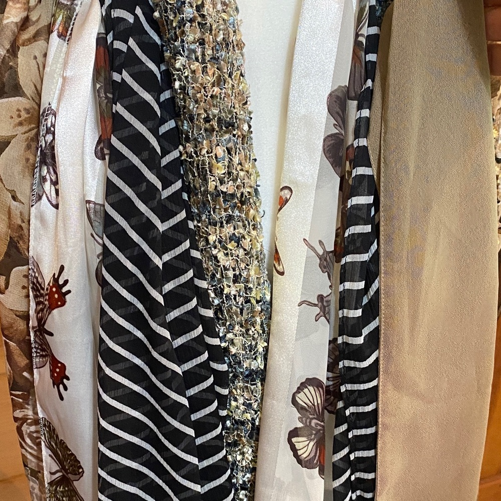 Elegant five scarf bundle from 80s-90's! - Picture 7 of 7
